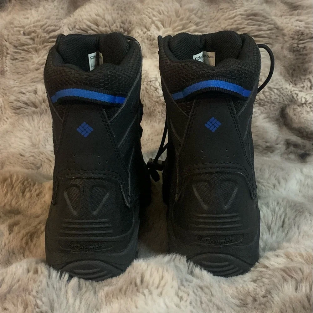 Columbia Kids Black and Blue Waterproof Snow  Boots. Size 1 Kids, Like New
